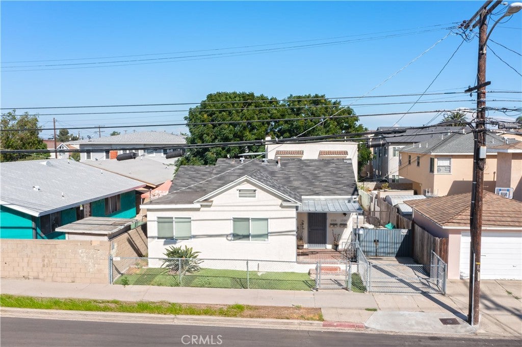 1316 S Grand