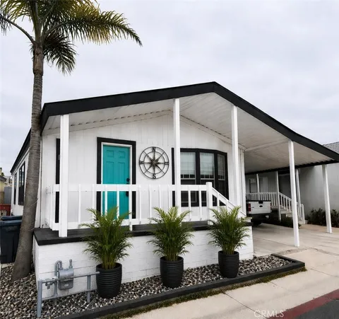 MLS: OC26083351