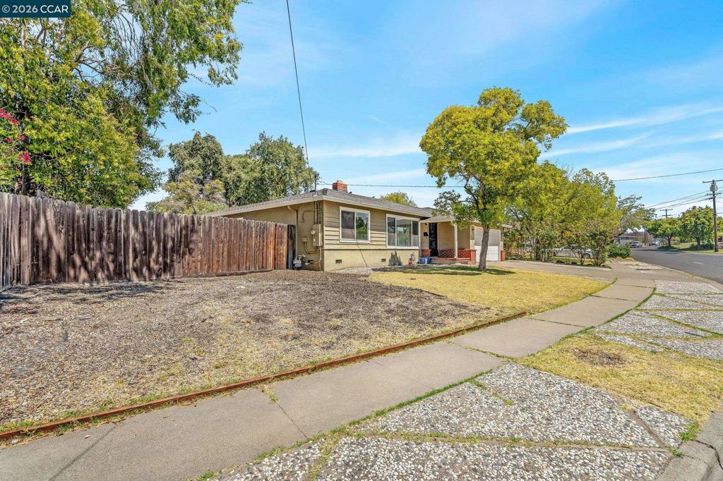 3411 Clayburn Rd