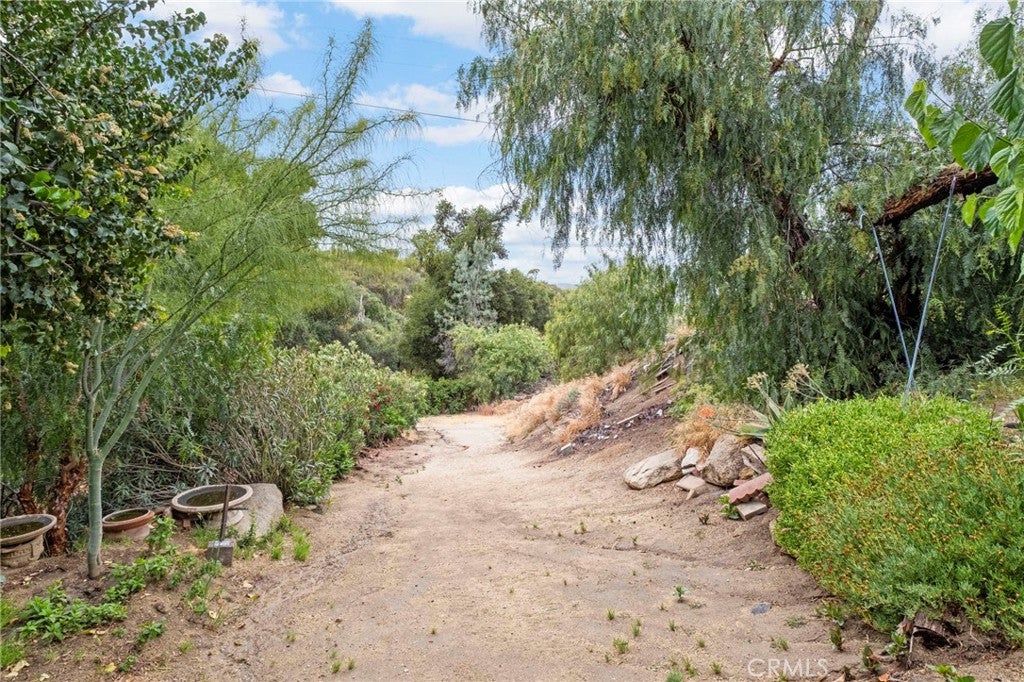 42185 Oak Canyon