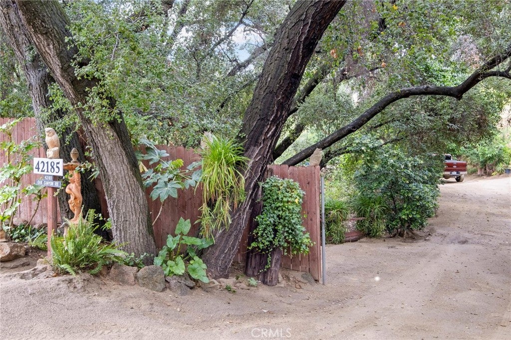 42185 Oak Canyon