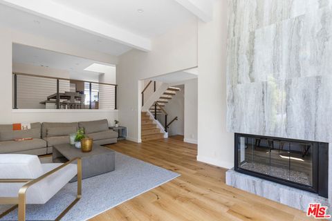 Photo of 1549 Palisades Drive, Pacific Palisades, CA 90272 (MLS # 26632039)