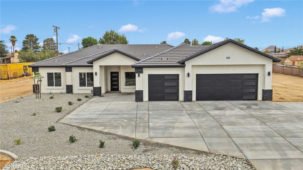 15561 Apple Valley Road