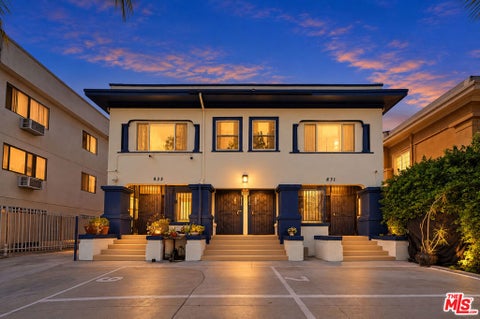 Photo of 831 S Catalina Street #1/2, Los Angeles, CA 90005 (MLS # 26103347)