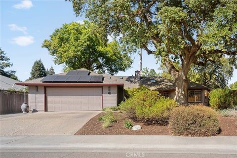 Photo of 12 Via Flora Court, Chico, CA 95973 (MLS # SN26209443)