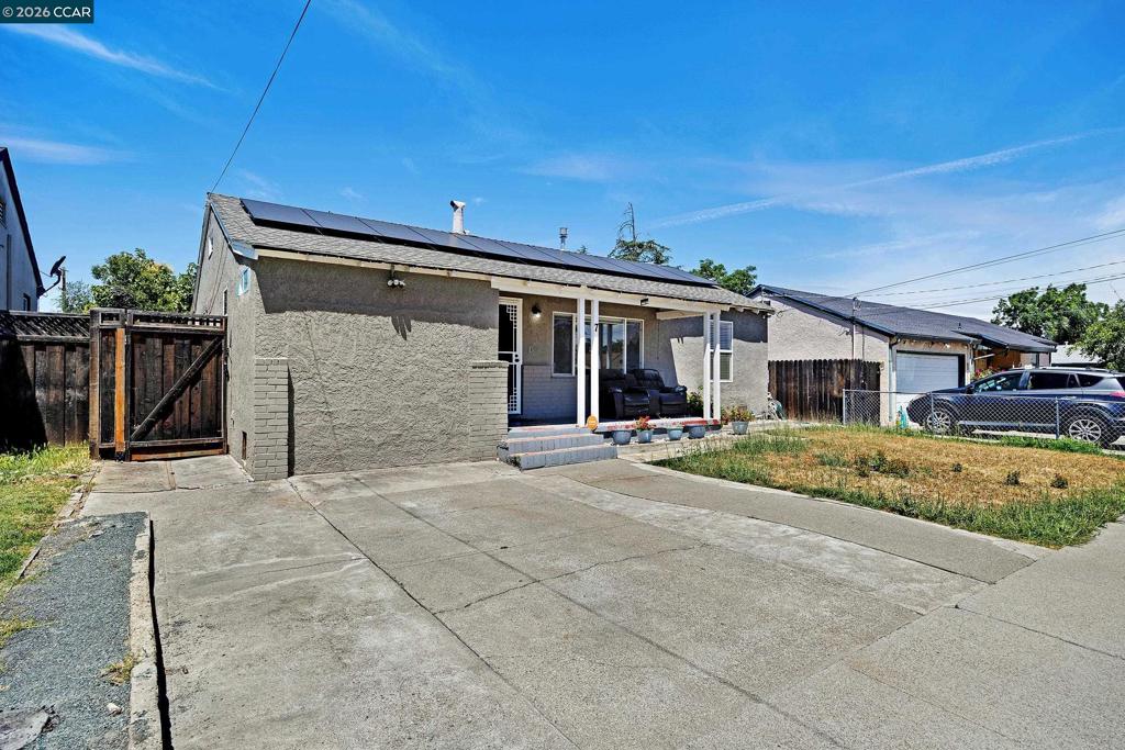 7 Lawrence Ave