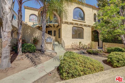 Photo of 4429 Finley AVE #1/2, Los Angeles, CA 90027 (MLS # 26839961)