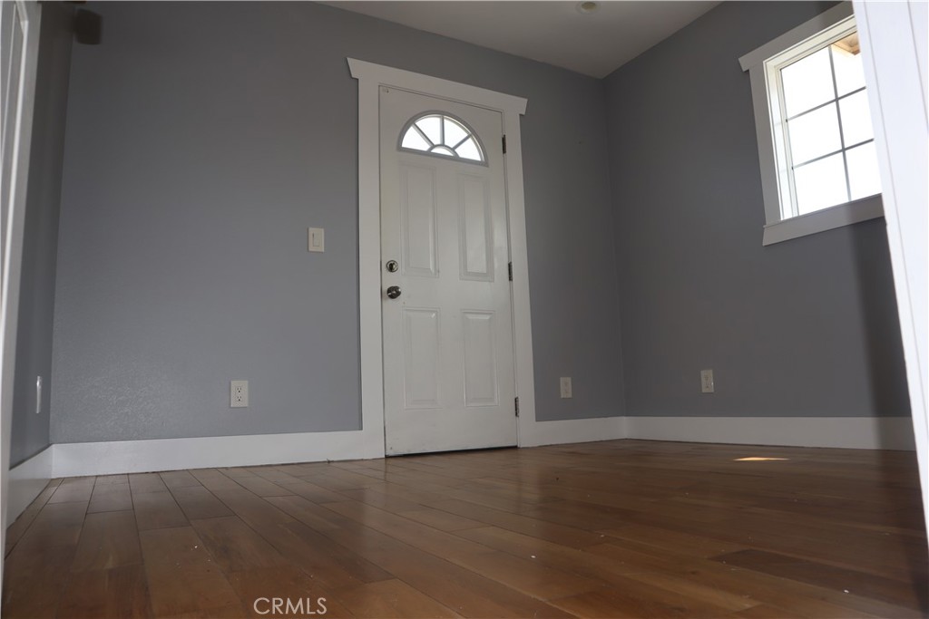 2143 W Arlington