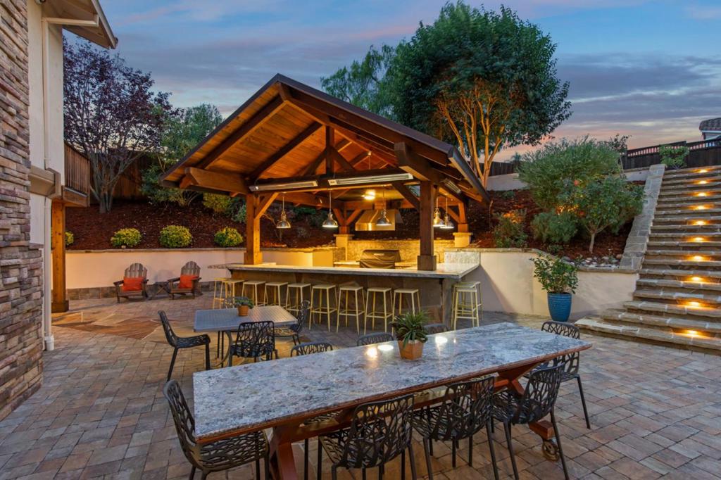 2118 Wendover Lane