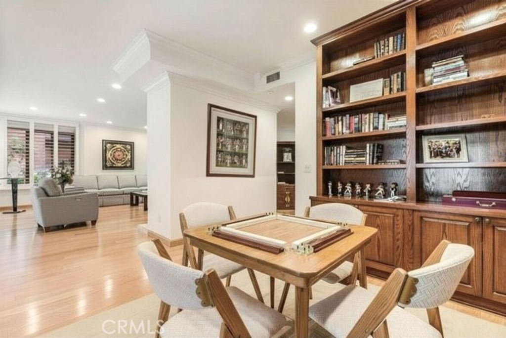 Photo of 4765 Park Encino Lane #133, Encino, CA 91436 (MLS # SR26062193)