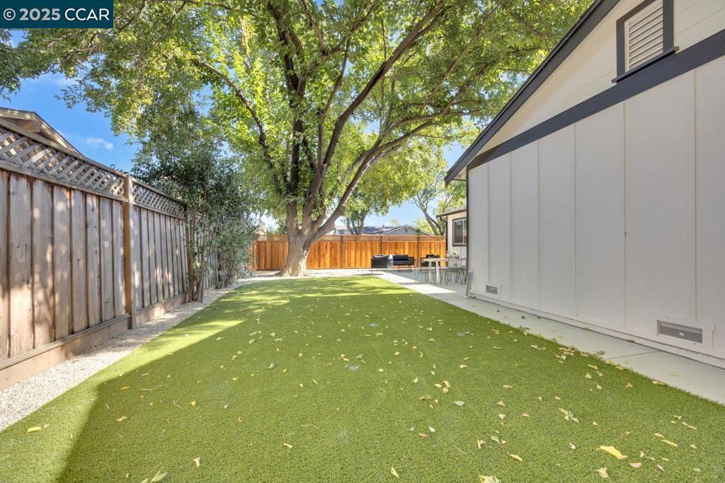 VAL VISTA - Residential