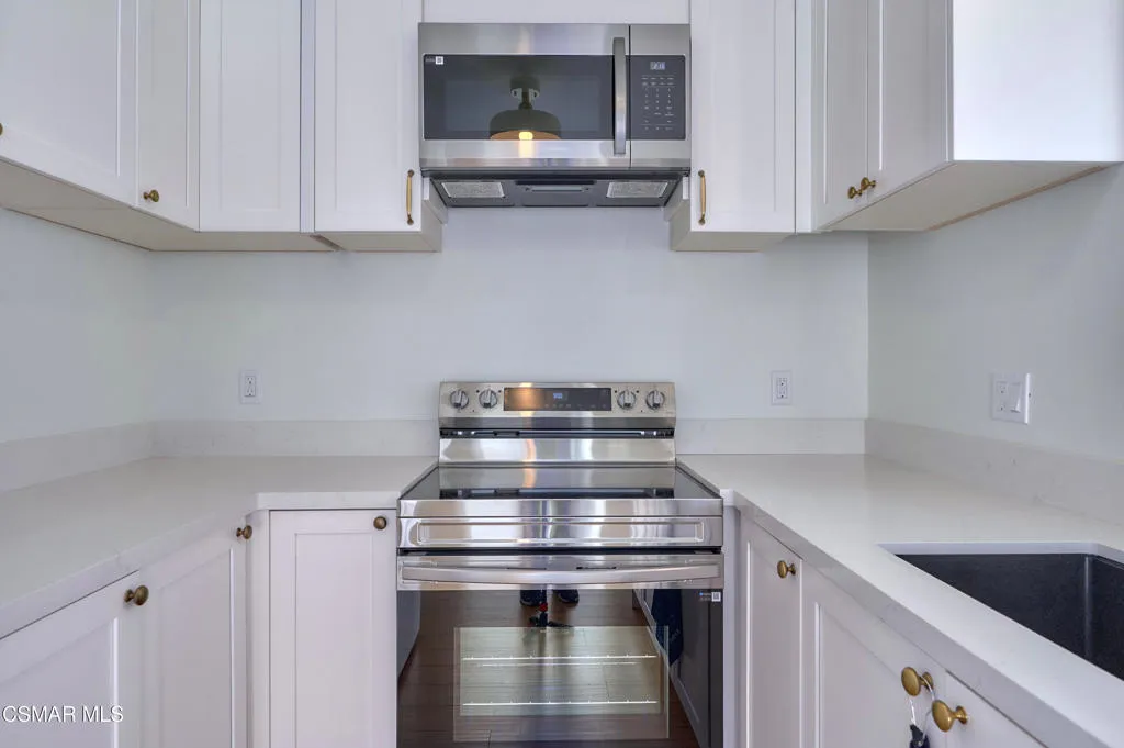 Thousand Oaks, California 91360, United States, 4 Bedrooms Bedrooms, ,3 BathroomsBathrooms,Residential,Active,227842