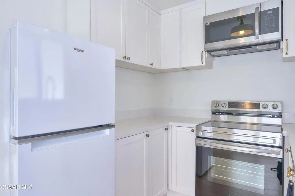 Thousand Oaks, California 91360, United States, 4 Bedrooms Bedrooms, ,3 BathroomsBathrooms,Residential,Active,227842