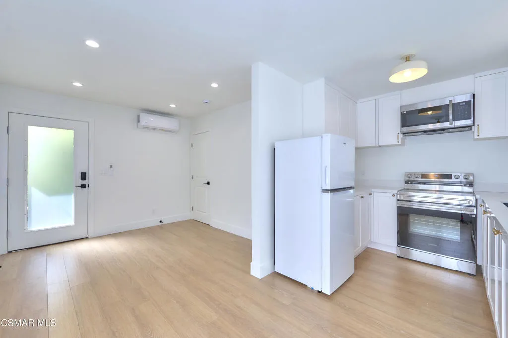 Thousand Oaks, California 91360, United States, 4 Bedrooms Bedrooms, ,3 BathroomsBathrooms,Residential,Active,227842