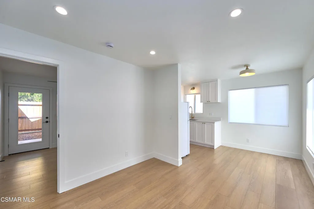 Thousand Oaks, California 91360, United States, 4 Bedrooms Bedrooms, ,3 BathroomsBathrooms,Residential,Active,227842