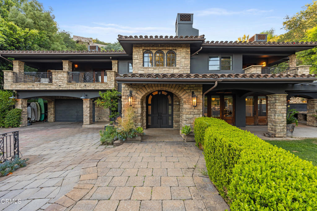330 E Mountain Drive