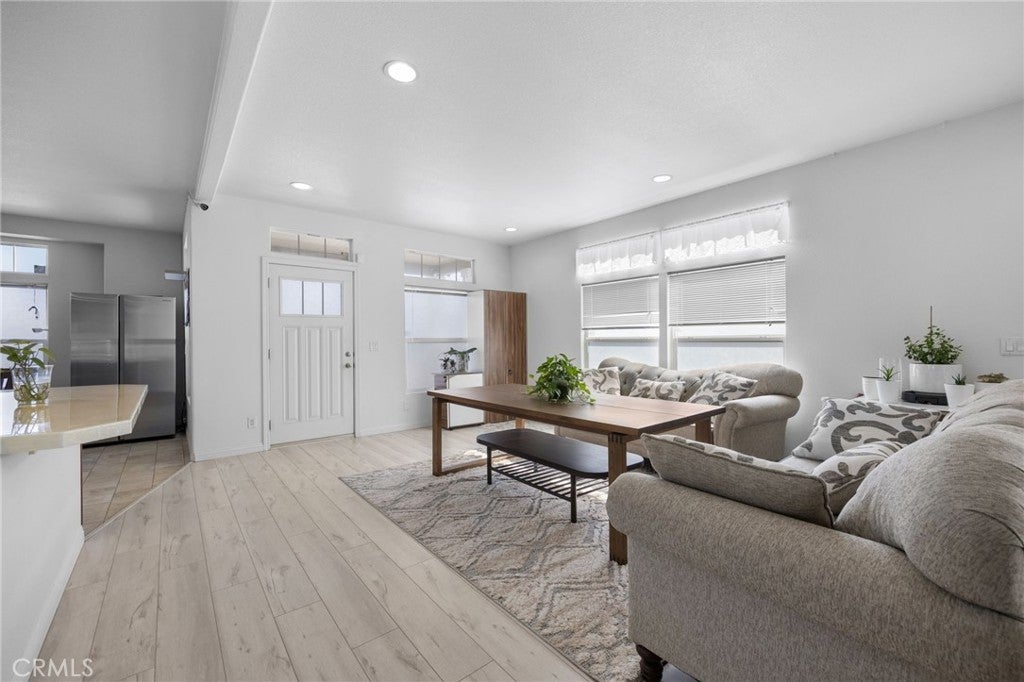 1065 Lomita 148