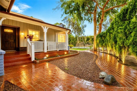 Photo of 15556 Valerio St, Van Nuys, CA 91406 (MLS # GD26154606)