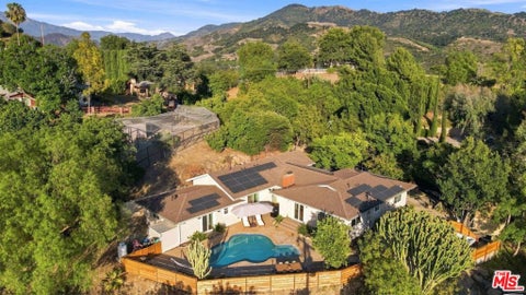 Photo of 107 Alto Drive, Oak View, CA 93022 (MLS # 26892765)