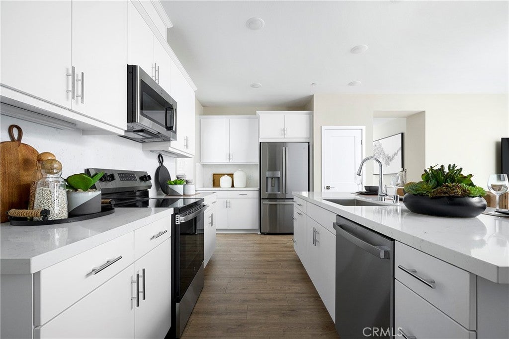 465 Paradiso Place