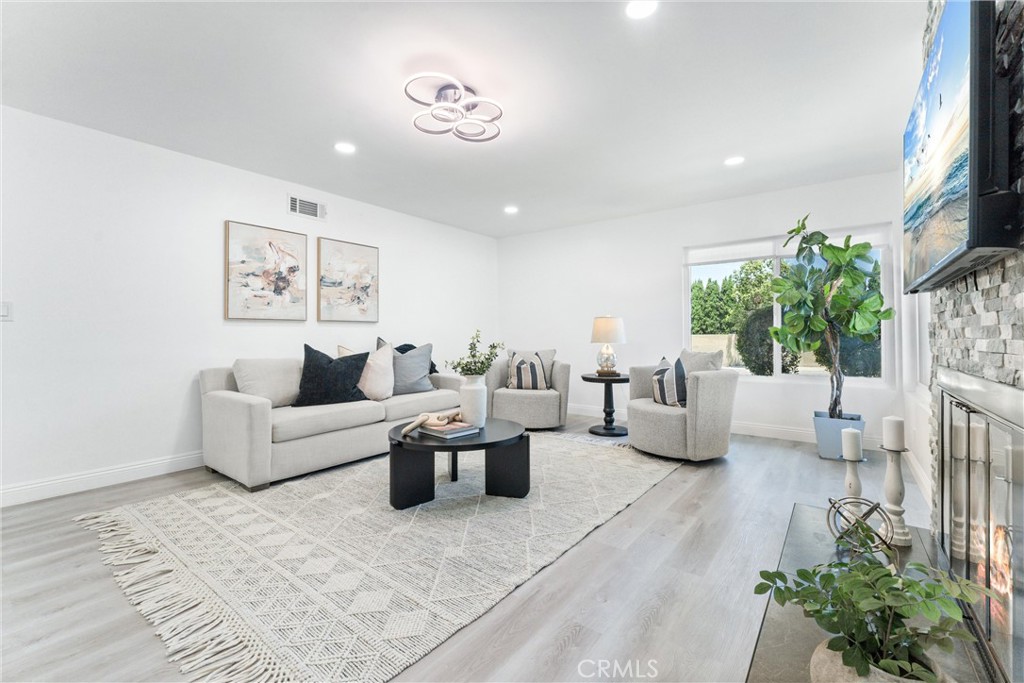 2086 N Mori Lane