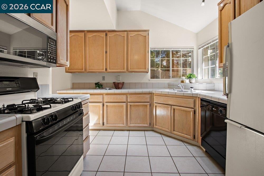 244 Hillcrest Ct