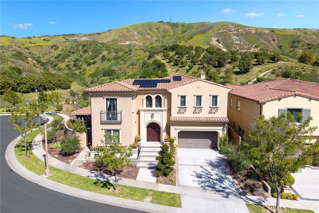 Photo of 107 Clear Falls Fls, Irvine, CA 92602 (MLS # PW26054585)