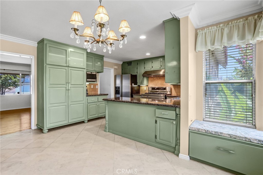 865 N Garsden