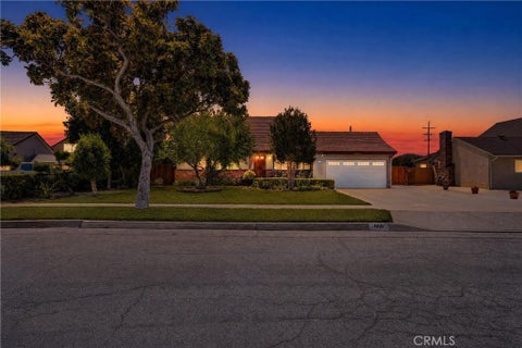 Photo of 865 N Garsden AVE, Covina, CA 91724 (MLS # CV26148957)
