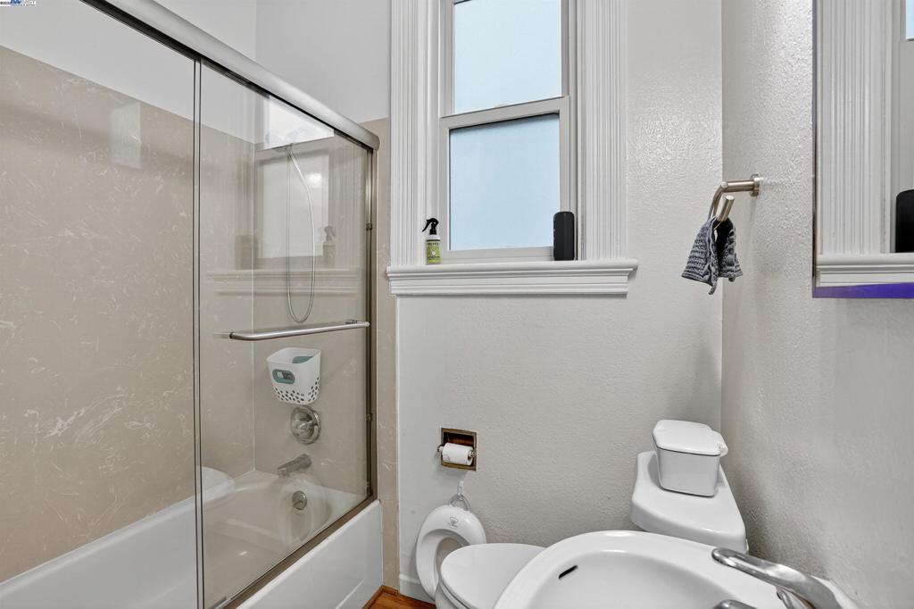 CHINATOWN - Residential Income