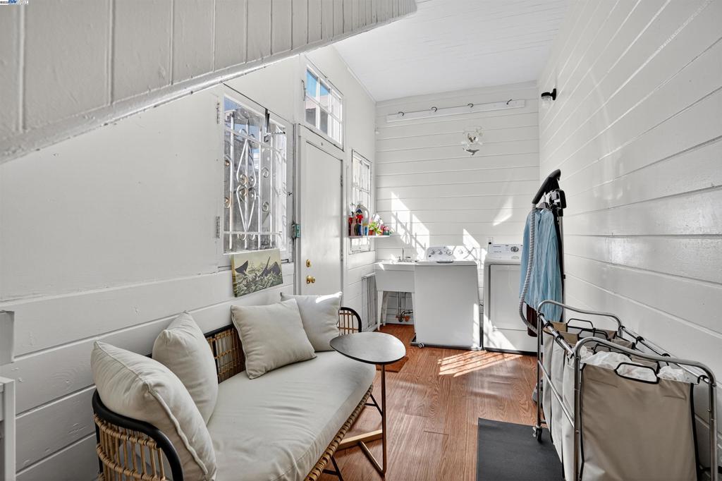 CHINATOWN - Residential Income