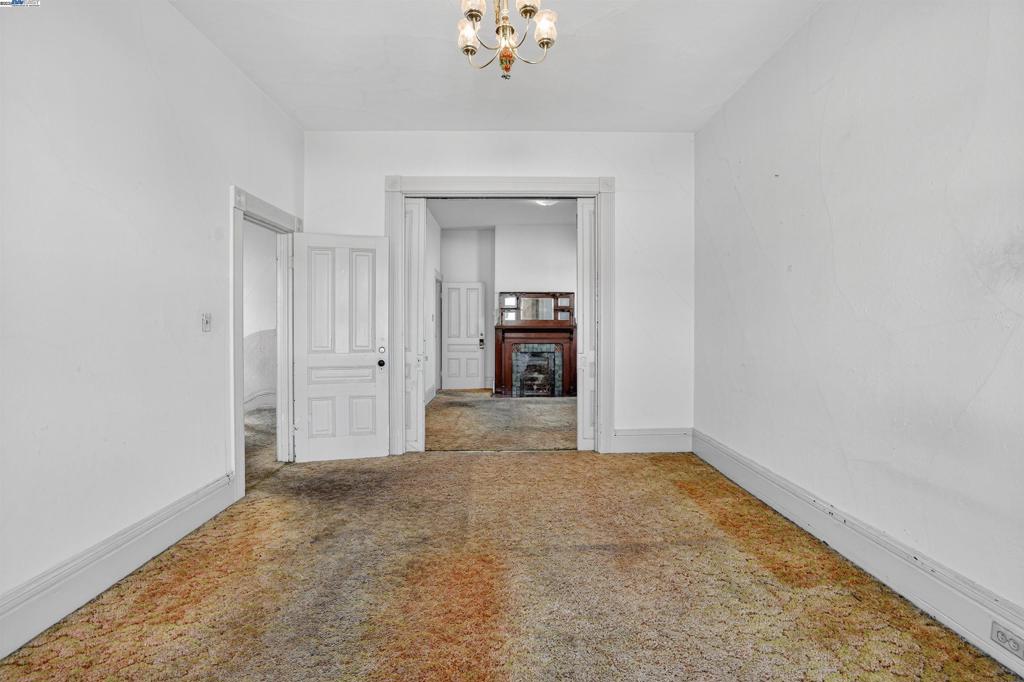 CHINATOWN - Residential Income