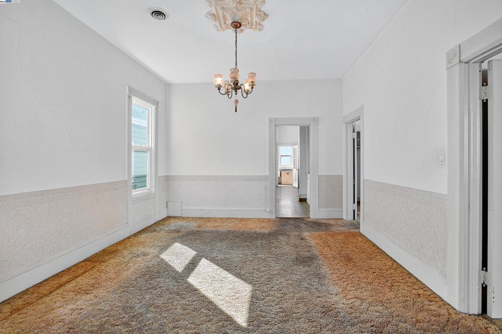 CHINATOWN - Residential Income