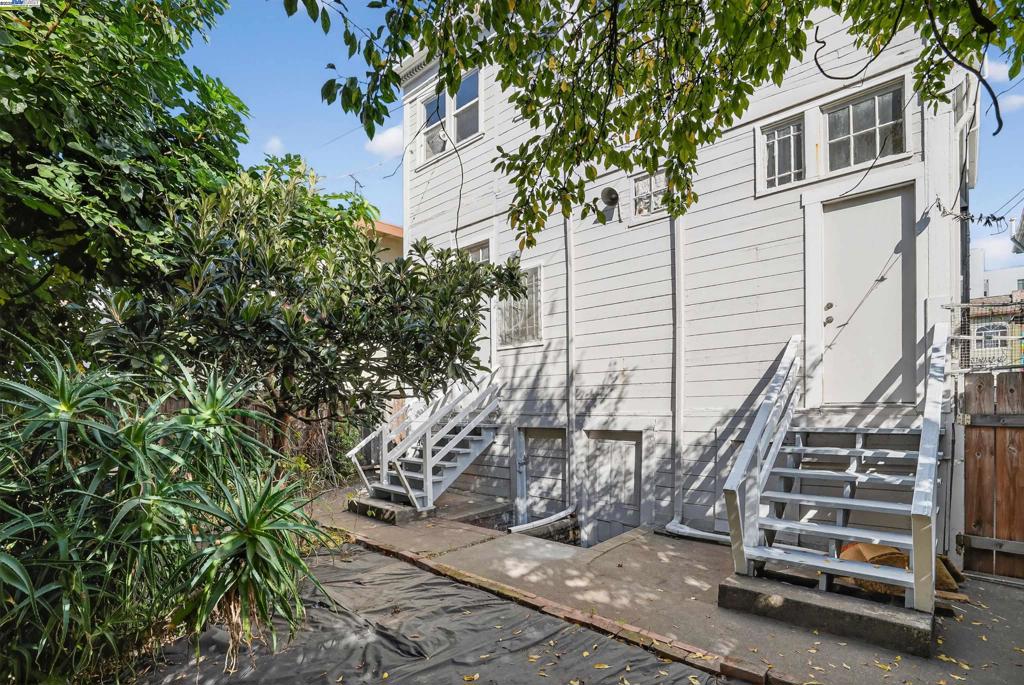 CHINATOWN - Residential Income