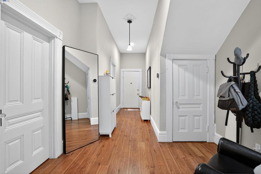 CHINATOWN - Residential Income