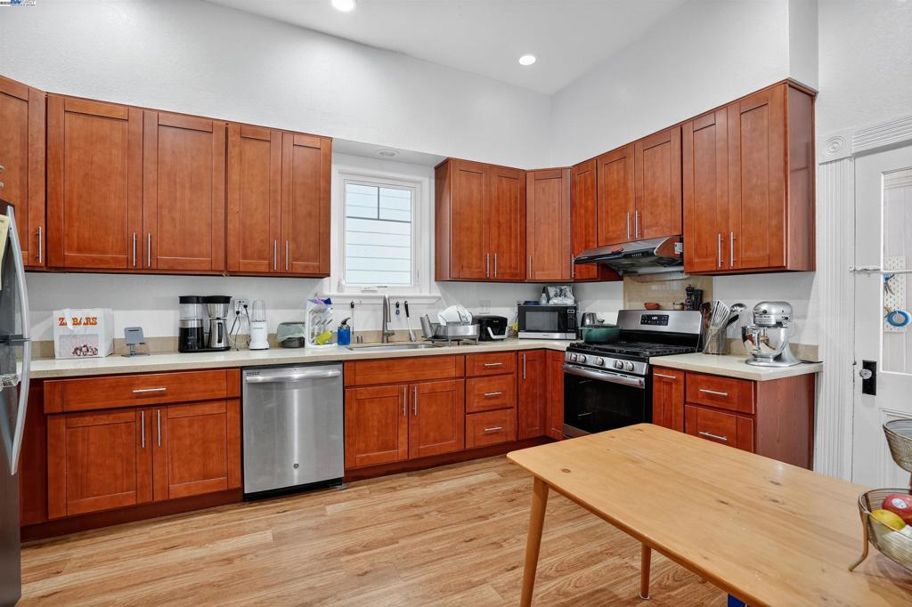 CHINATOWN - Residential Income