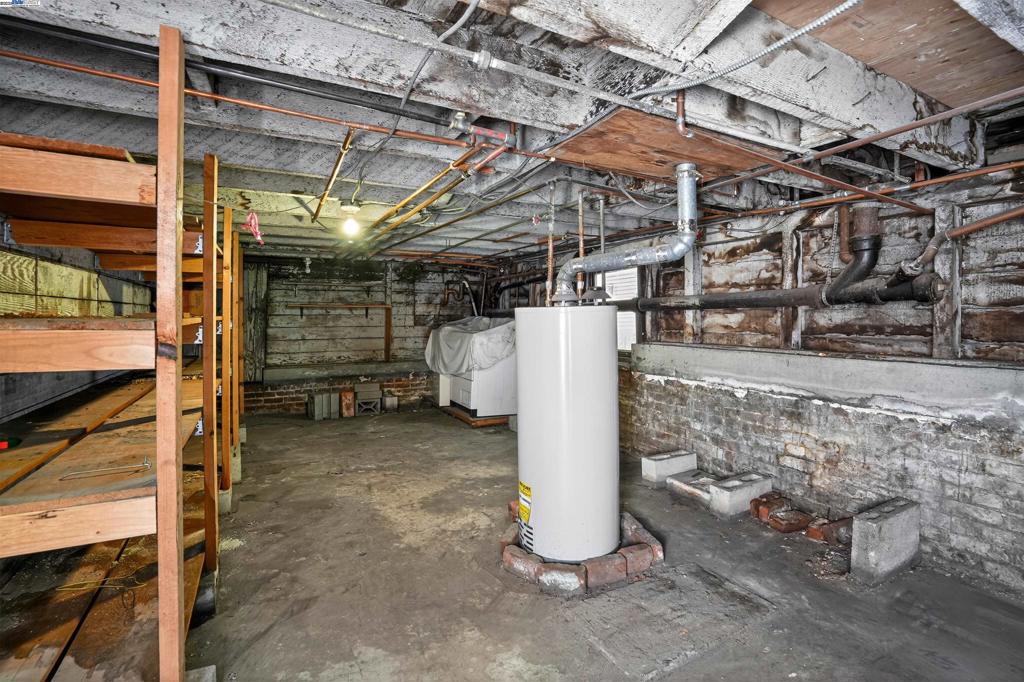 CHINATOWN - Residential Income