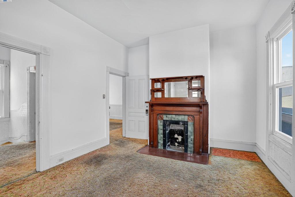 CHINATOWN - Residential Income