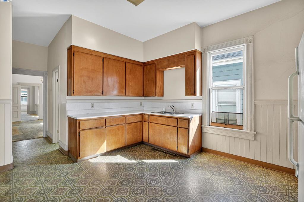 CHINATOWN - Residential Income