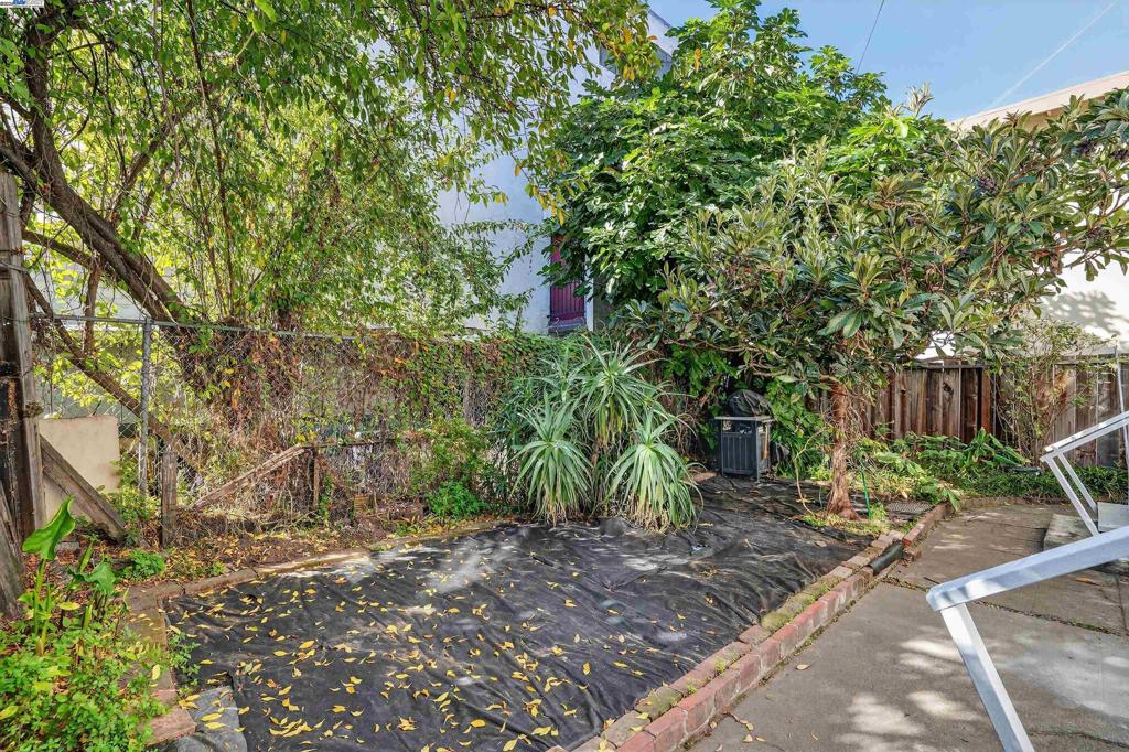 CHINATOWN - Residential Income