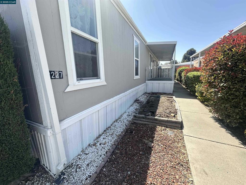 This is your opportunity to buy into the beautiful Senior Living Lifestyle of Dalis Gardens community right here in Concord CA and very close to freeway access. Enjoy your own community pool and much more. Come see for yourself the beauty of this park. The home is in need of some Tender Loving Care. (TLC) However the location and size of the mobile home makes this home a wonderful investment to remain right here in the Bay Area for a very reasonable price. Fireplaces: NO