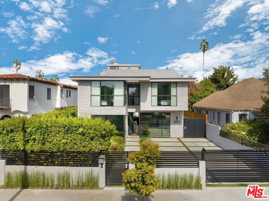 Photo of 6511 Maryland Drive, Los Angeles, CA 90048 (MLS # 25565451)