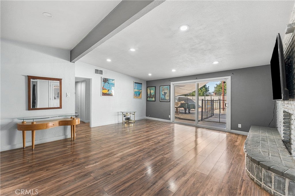 1027 W Avenue J12