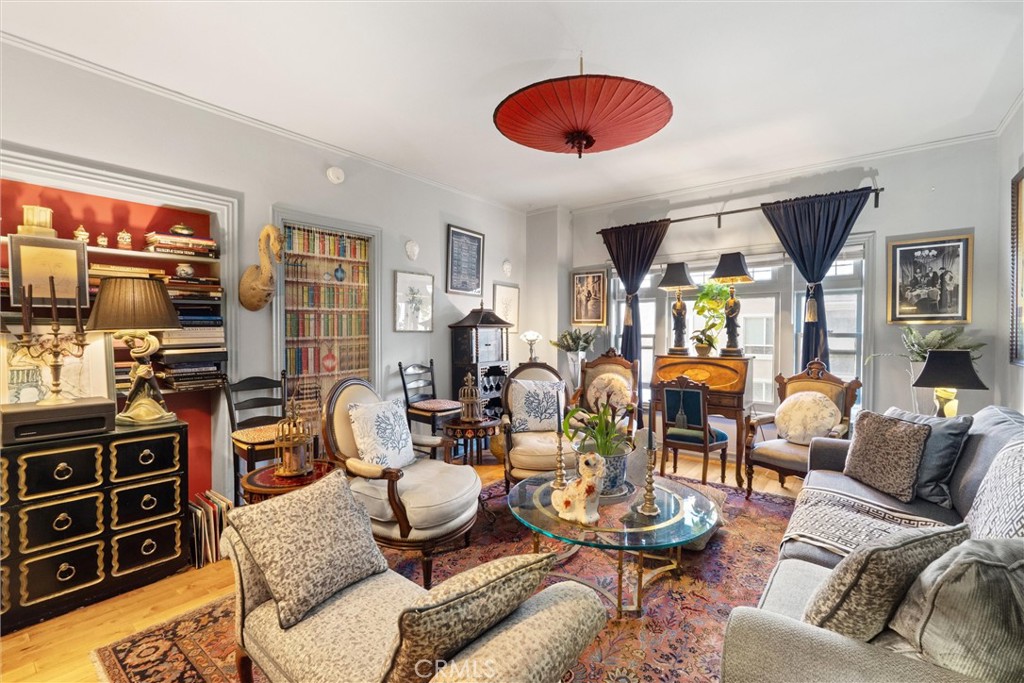 Properties 1 1030 E Ocean 308