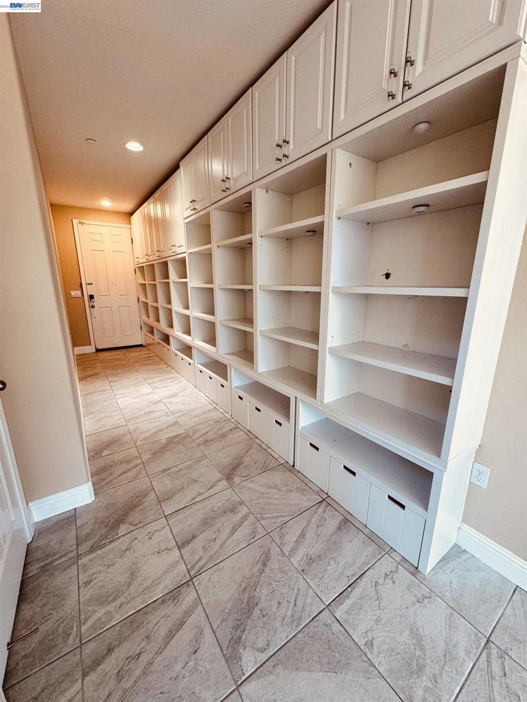 36 Greystone Pl