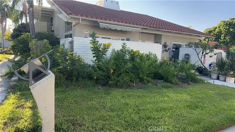 2037 Via Mariposa East Unit C, Laguna Woods, CA 92637 - MLS#: OC25203215