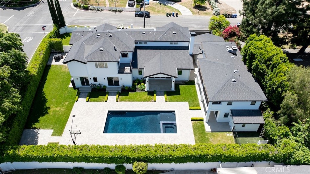 Properties 1 20701 Dumont Street