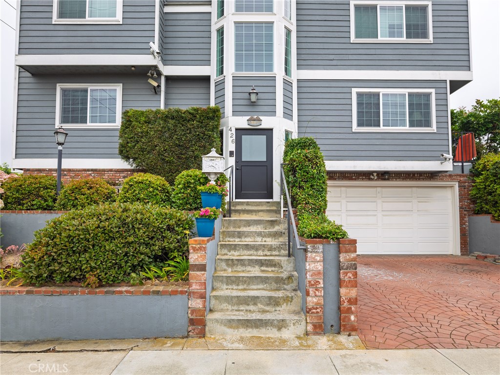 426 E Imperial Avenue