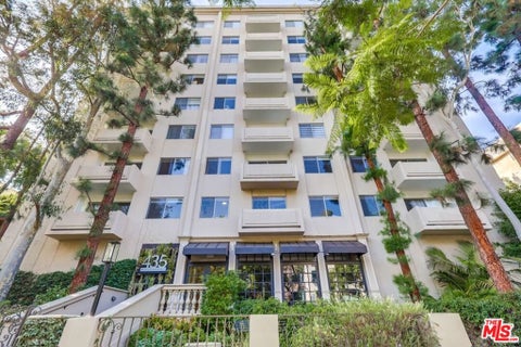 Photo of 435 N Oakhurst Drive #1002, Beverly Hills, CA 90210 (MLS # 26991021)