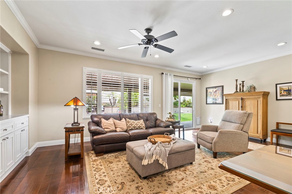 1705 Arthur Loop W